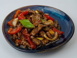 Ternera salteada picante