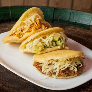Arepa De Queso Amarillo Gouda