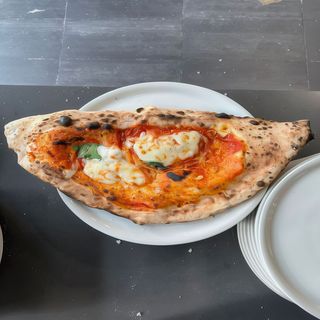 Pizza calzone (30 x 30 cm.)
