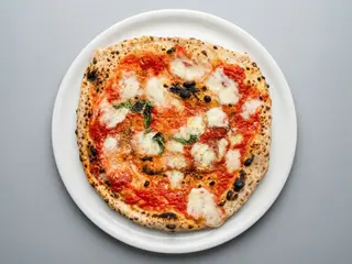 Pizza provola pepe (36x36 cm)