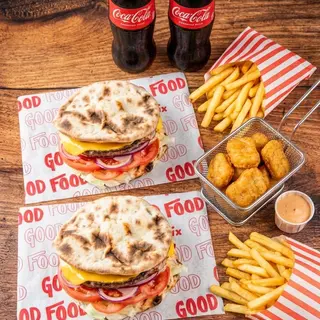 Dos hamburguesas mega Nanns menú + patatas y bebida