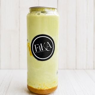 Te matcha con piña y coco