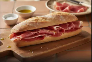 Bocadillo de jamón y pimiento