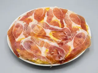 Tortilla entera con jamón o pimiento