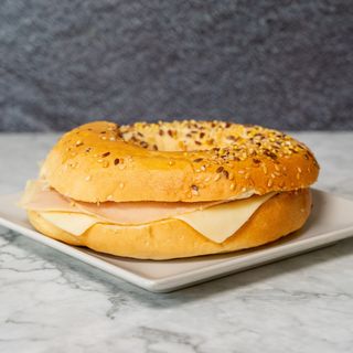 Bagel De Pollo