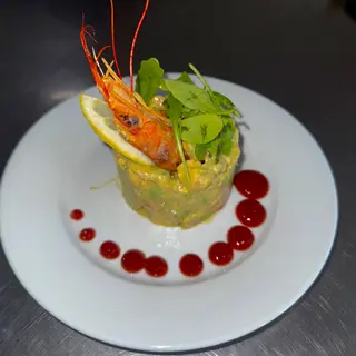 Ensalada de aguacate y gambas