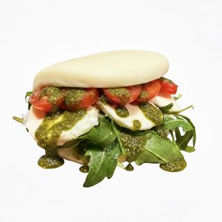 Caprese Salmón Bao