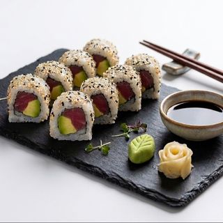 Atún Aguacate Roll (8 Uds)