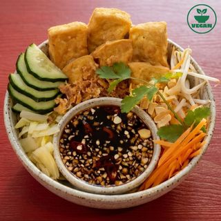 Bun Dau (Fideos de arroz con tofu)