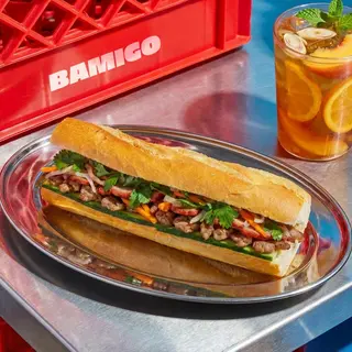 Banh Mi Thit Nuong (Banh Mi de Cerdo a la parilla)