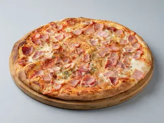 Pizza De Jamón Y Queso