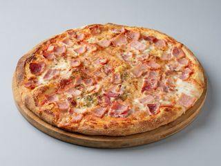 Pizza De Jamón Y Queso