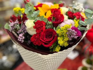 Ramo Rosas y Girasoles