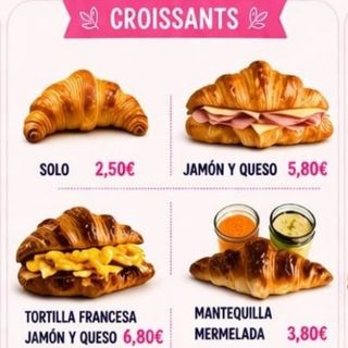 Croissant mantequilla y mermelada