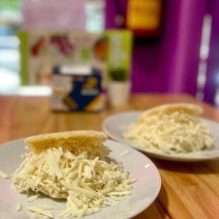 AREPA DE POLLO ASADA