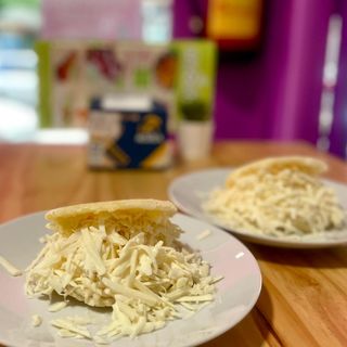 AREPA DE MECHEDA FRITA