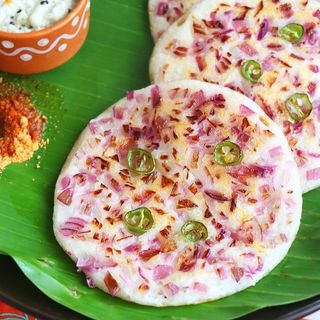 125. Onion & Peas Uthappam (V)