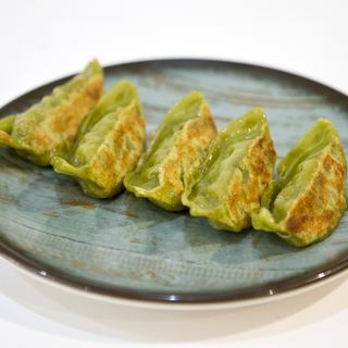24. GYOZA DE VERDURA A LA PLANCHA  X5