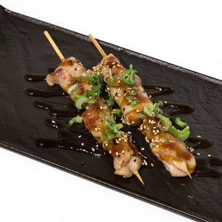 25. YAKITORI DE POLLO  X2