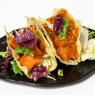 44. TACO DE SALMÓN  X2