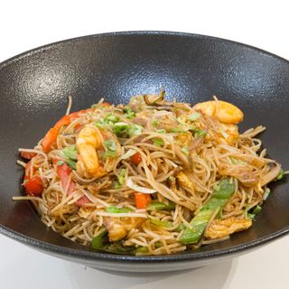54. FIDEOS DE ARROZ FRITO CON GAMBAS