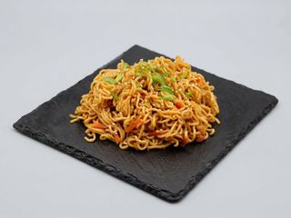 55. YAKISOBA DE VEGETAL