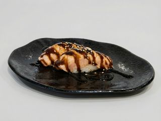 144.NIGIRI DE SALMON FLAMEADO X2