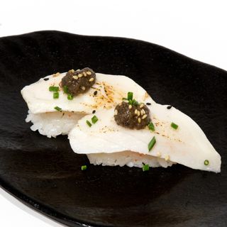 149.NIGIRI DE PEZ MANTEQUILLA  FLAMEADO X2