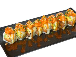 203.TARTAR DE SALMÓN ROLL X8