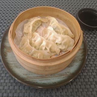 28. GYOZA DE POLLO AL VAPOR  X5