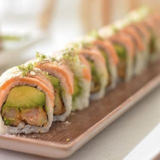 195.SALMÓN TRUFA ROLL X8