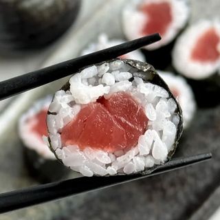 220.SUSHI BOX ATÚN X12