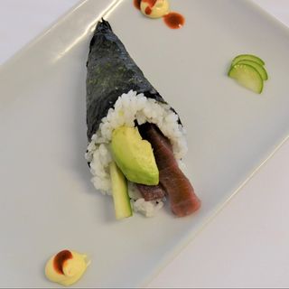 177.TEMAKI ATÚN ROJO Y AGUACATE X1