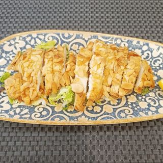 70. POLLO ALMENDRADO