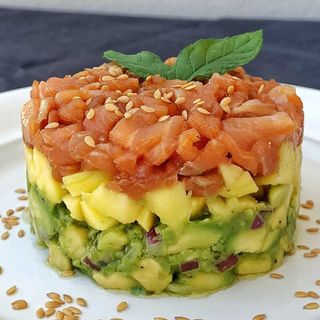 189.TARTAR SALMÓN AGUACATE