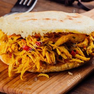 Arepa con pollo