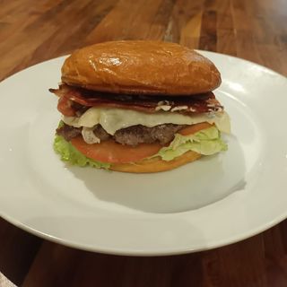 BURGER CLASIC