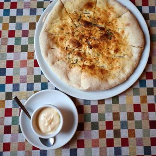 Focaccia con alioli