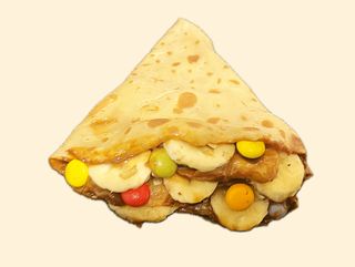 Crepe con Dulce de Leche y complementos