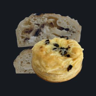 Bollo Quesos Con salsa de tomates