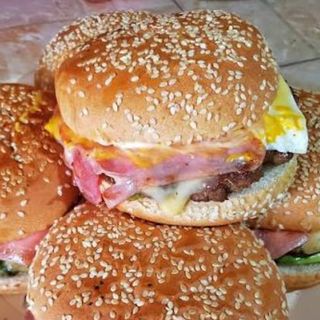 Hamburguesa Mixta .