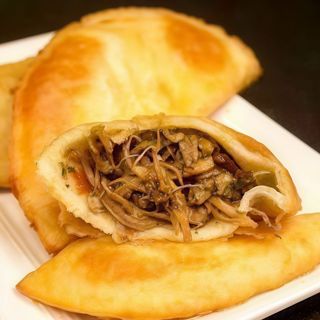 Empanada De Carne Mechada