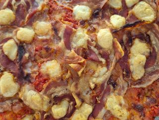 Focaccia panceta y provola