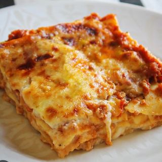 Menu lasaña + tiramisu