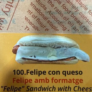Entrepà de Frankfurt con queso
