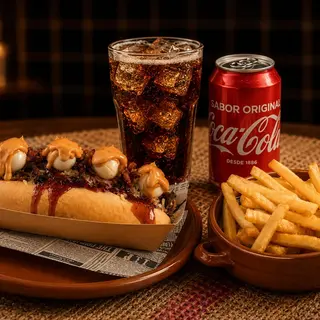 Perro caliente + papas fritas + bebida