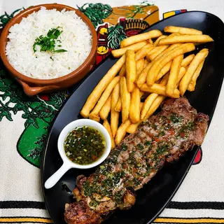 Ternera a la plancha, con arroz blanco y papas fritas