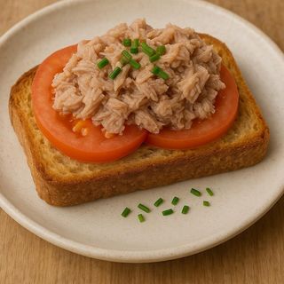 Atún, tomate y cebollino