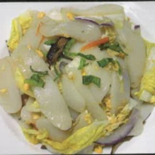 Pastel de arroz salteado con verduras