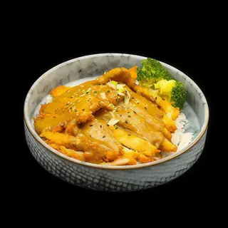 Donburi Pollo Crispy (salsa curry)